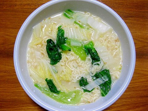 野菜入りラーメン